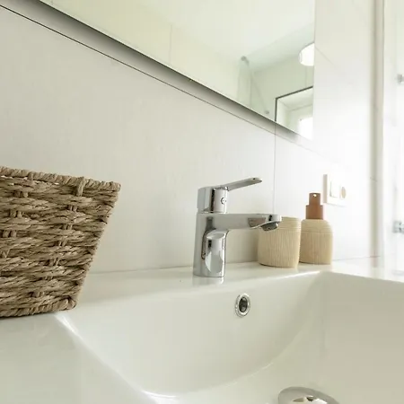 Apartment 2 *